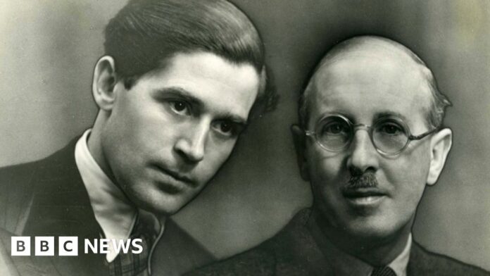 Gay couple's archive reveals 'peaceful life' in 1920s Dorset - BBC.com