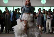 Plastic? Fantastic! Cambodian LGBT fashion designers find beauty in trash - Reuters.com