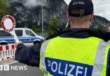 Gang used social media to lure and attack gay people - Austrian police - BBC.com