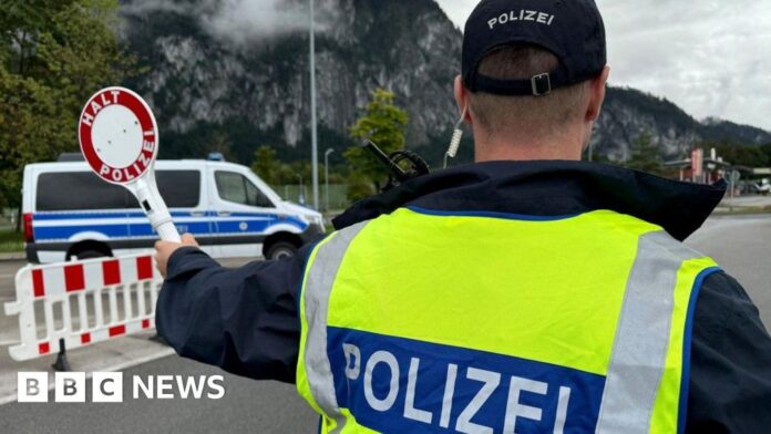 Gang used social media to lure and attack gay people - Austrian police - BBC.com